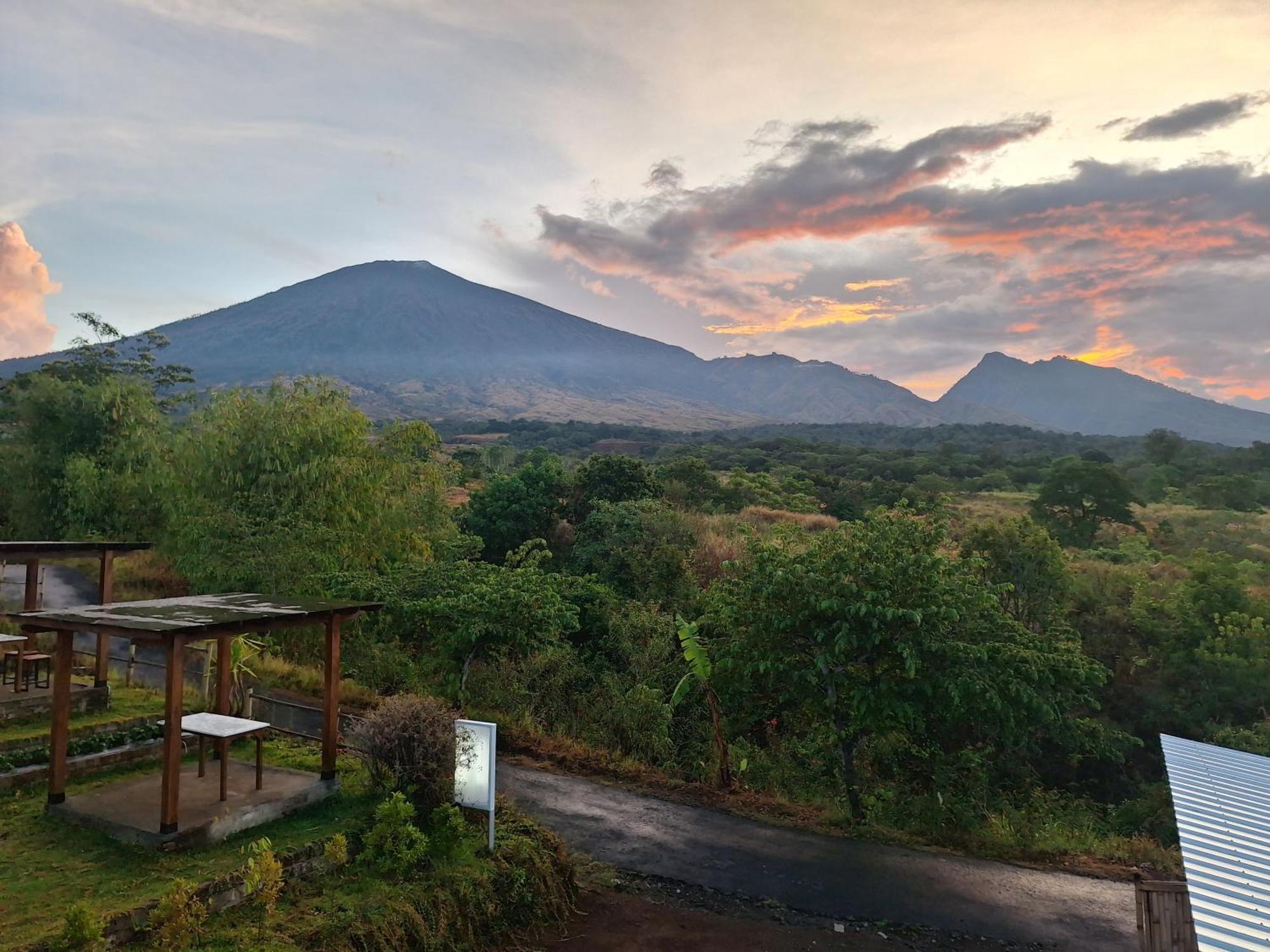 Family Rinjani Bungalow Sajang Exterior foto